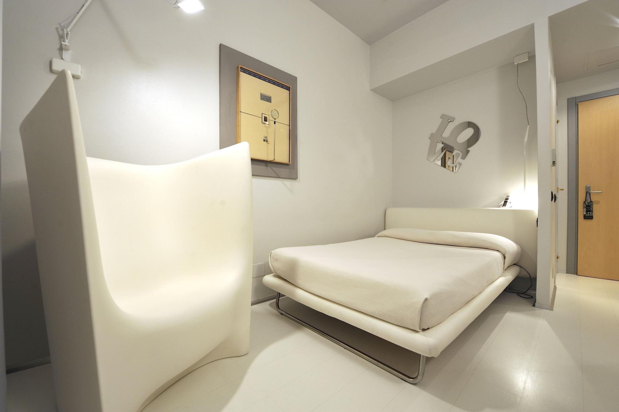 Art Boston Hotel 4*